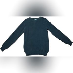 Forever 21 Men’s sweater size small.